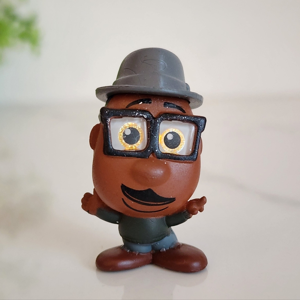 🎩🖤 Disney Doorables Mini Figure Joe Gardner (Pixar Soul) 1.5" Collectible